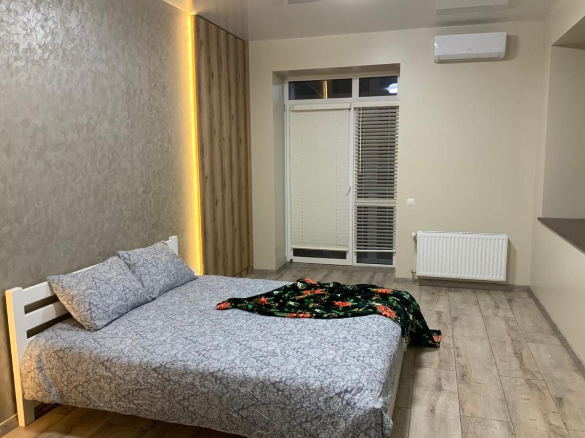 Vip Apartment У Центрі Міста, Новобуджк Театральний,Дуже Простора Riwne Exterior foto