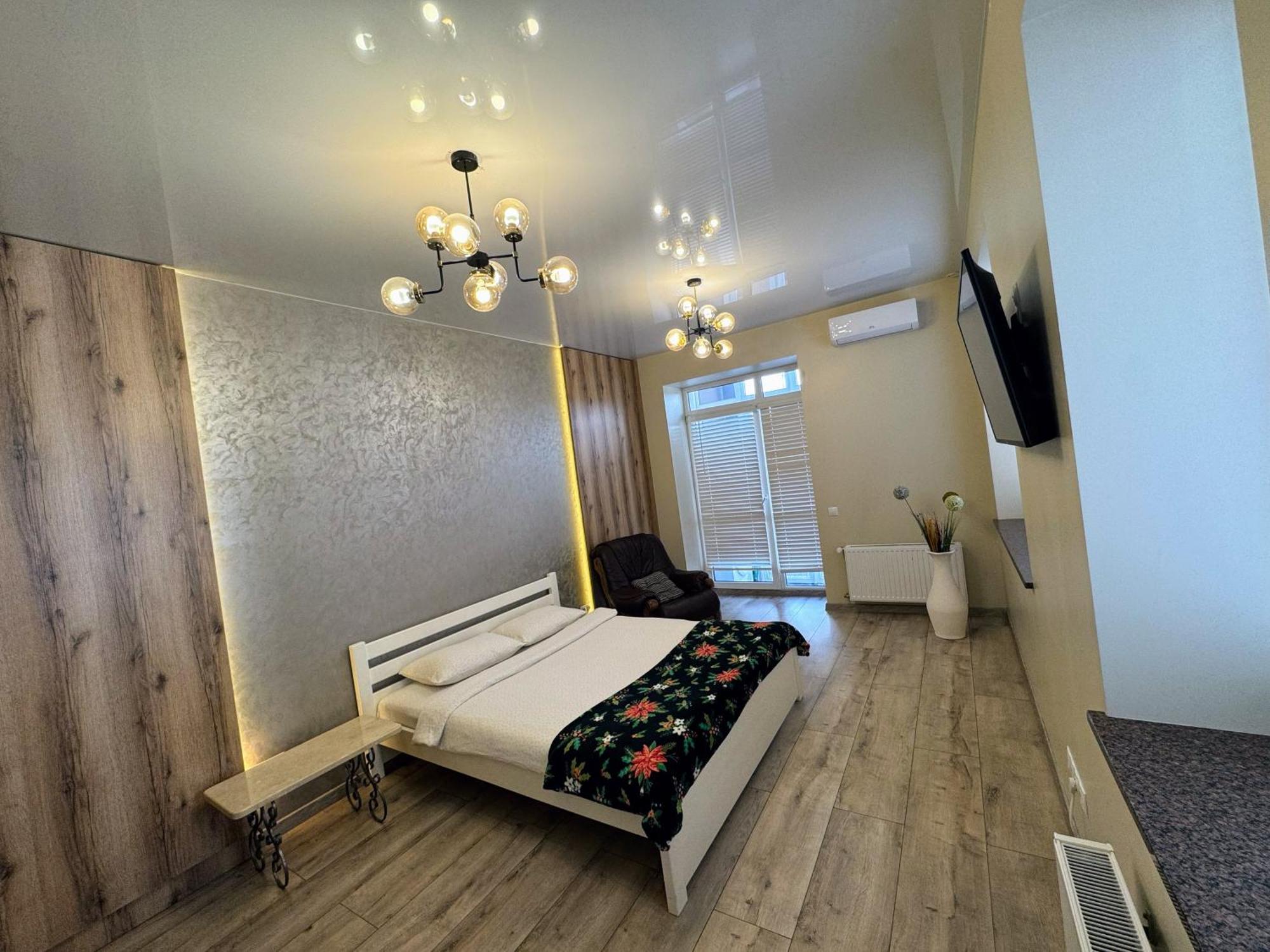 Vip Apartment У Центрі Міста, Новобуджк Театральний,Дуже Простора Riwne Exterior foto
