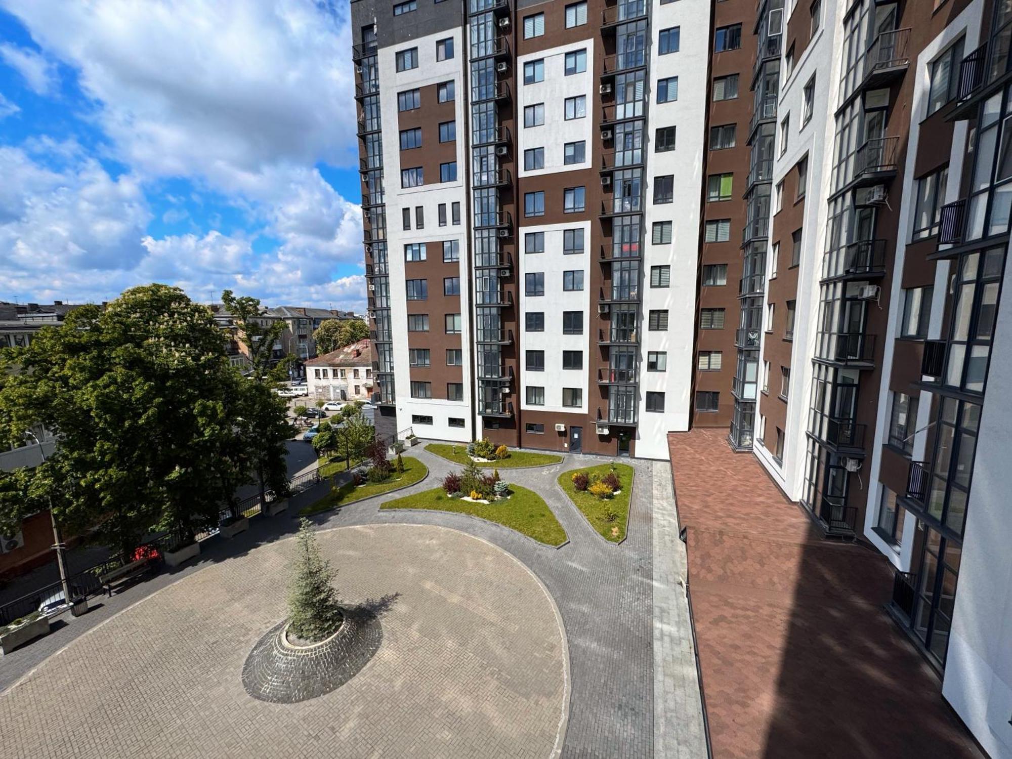 Vip Apartment У Центрі Міста, Новобуджк Театральний,Дуже Простора Riwne Exterior foto
